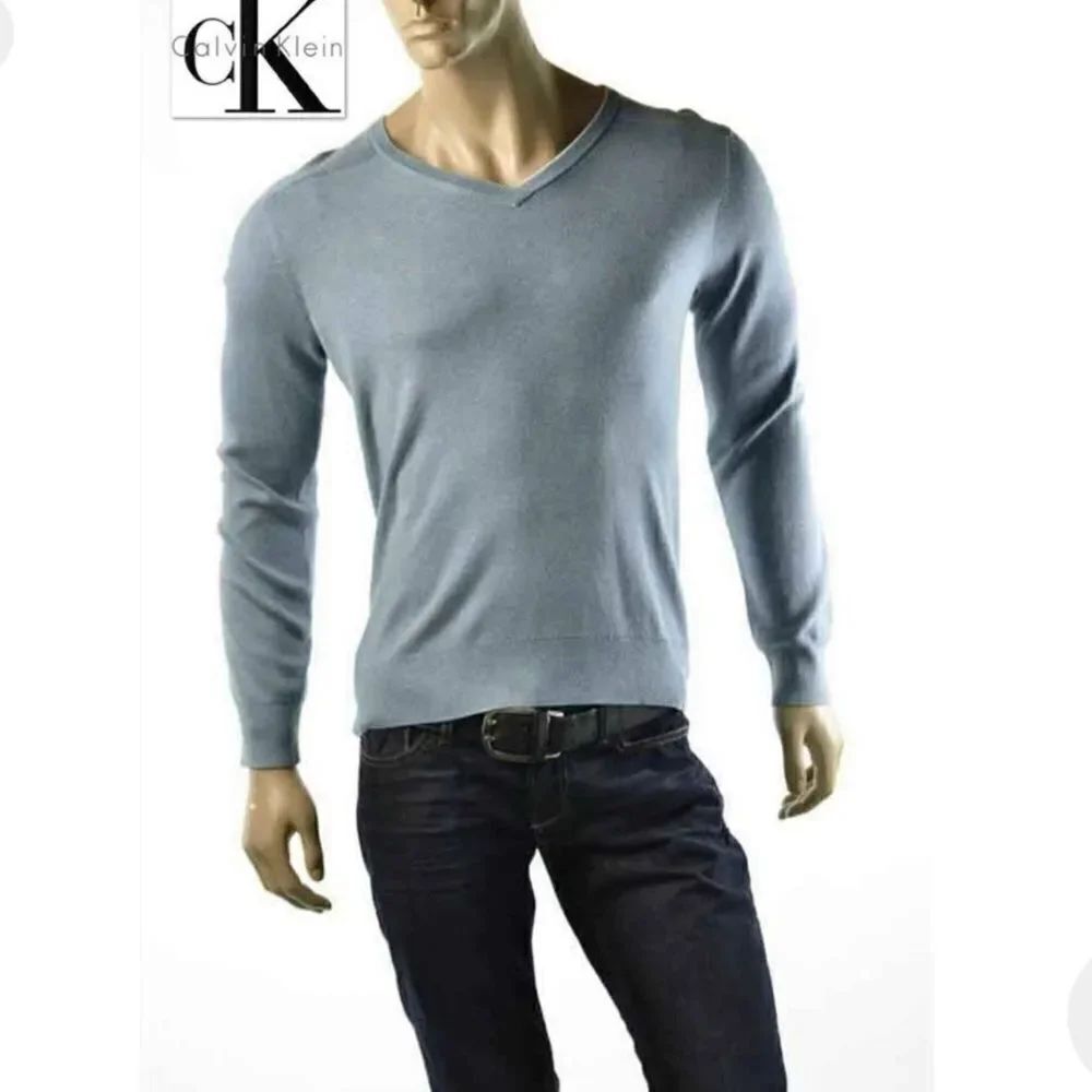 NWT Calvin Klein XL Light Blue V Neck Men Sweater
